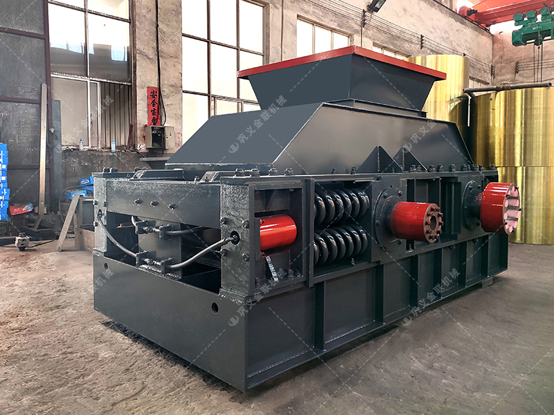 1208大型破碎機(jī) 直連式半自動對輥破碎機(jī)發(fā)往河北