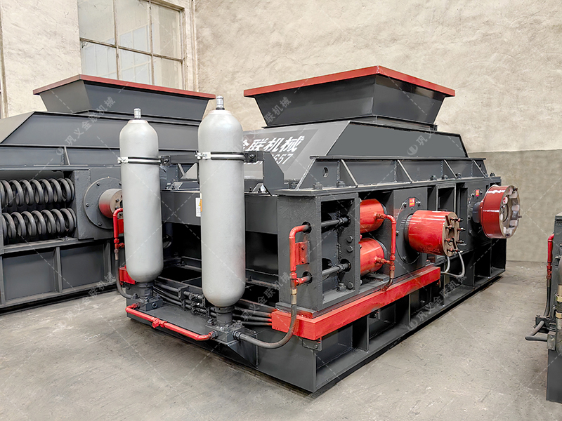 在挑選白云石對(duì)輥破碎機(jī)生產(chǎn)廠家時(shí)，該考慮哪些因素呢？