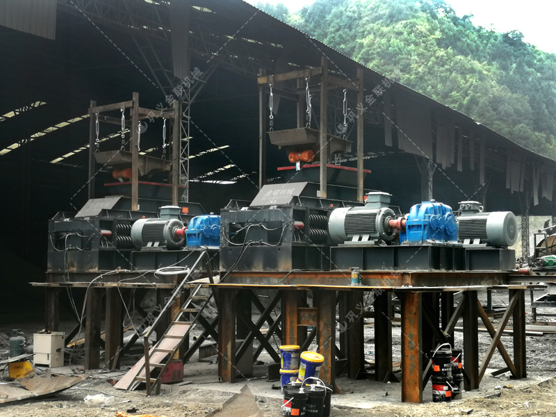 大型砂石廠購(gòu)置一臺(tái)重型對(duì)輥破碎機(jī)需要投資多少？