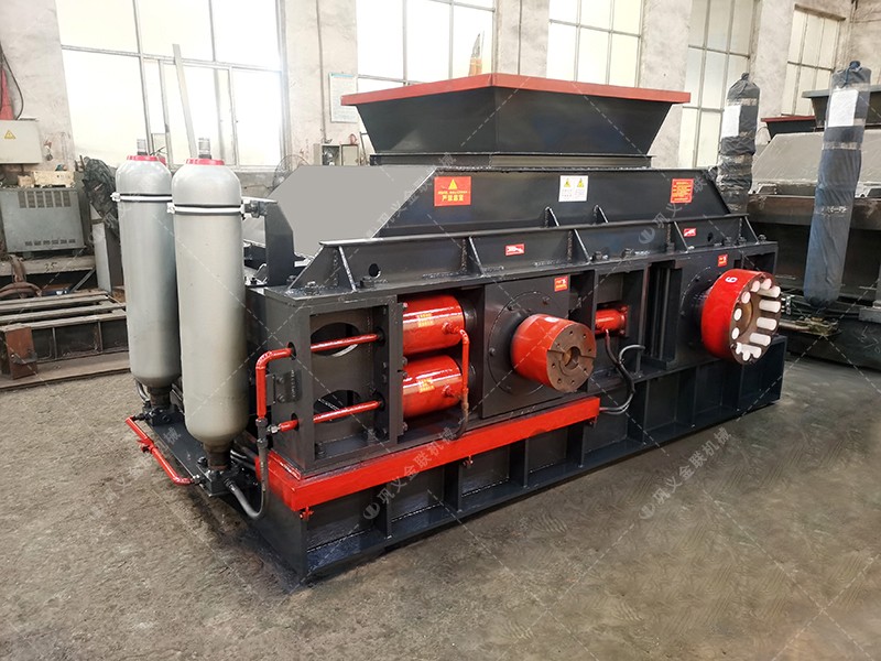 青石對(duì)輥破碎機(jī)：為何在礦山開采中備受青睞？