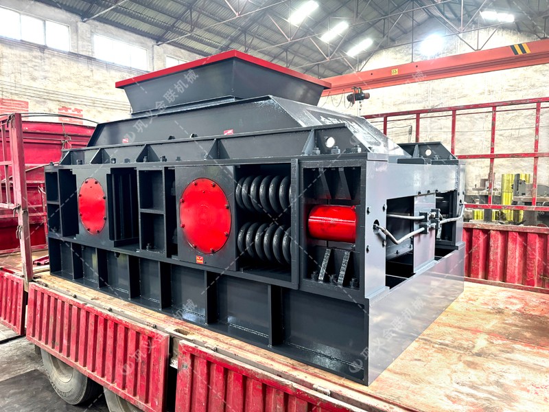 雙輥破碎機：破碎效率高，縮短生產(chǎn)周期